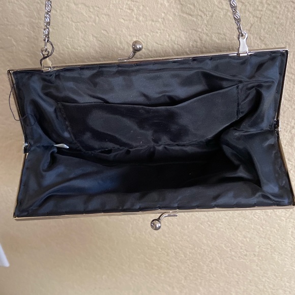 Button Purse - Picture 2 of 3